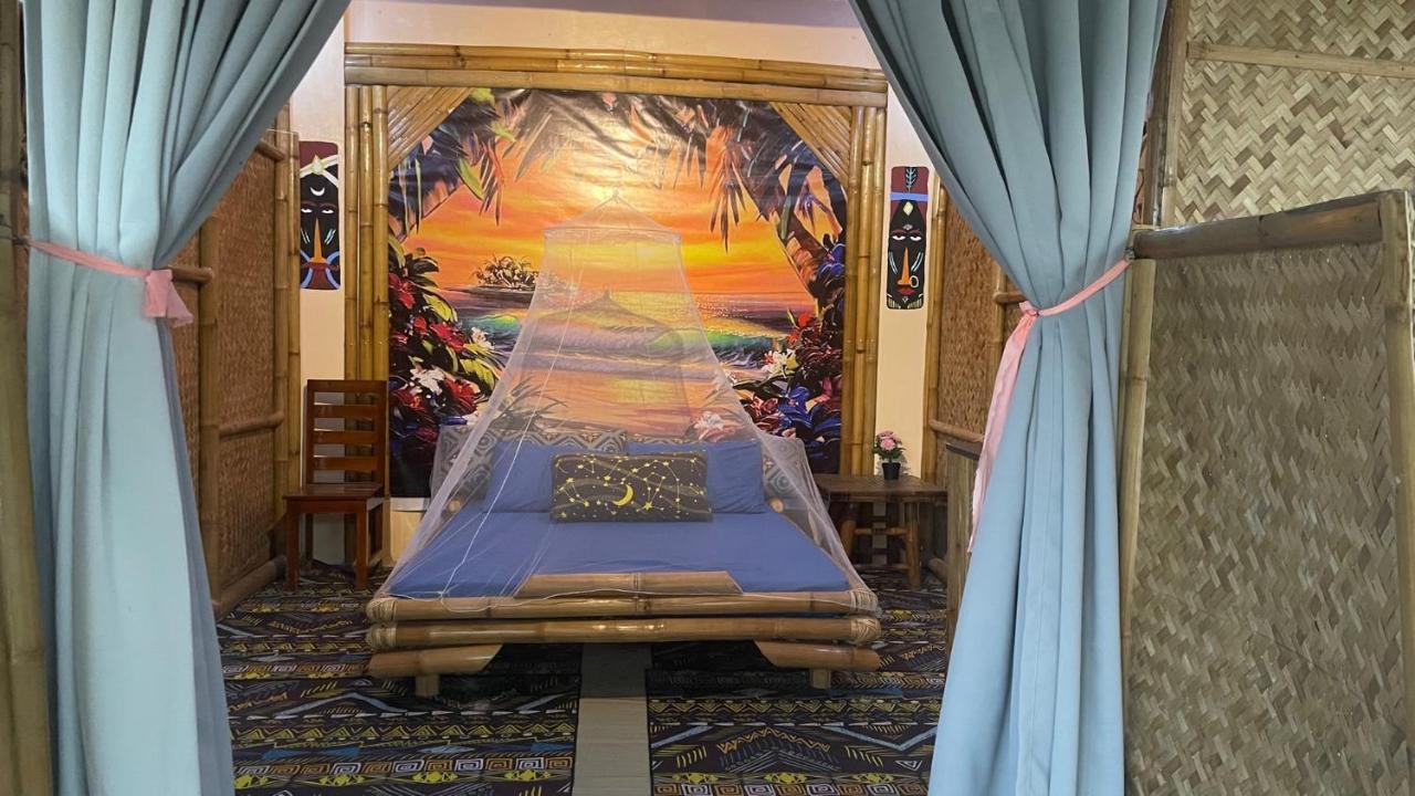 Blue Moon Guesthouse Puerto Princesa Esterno foto