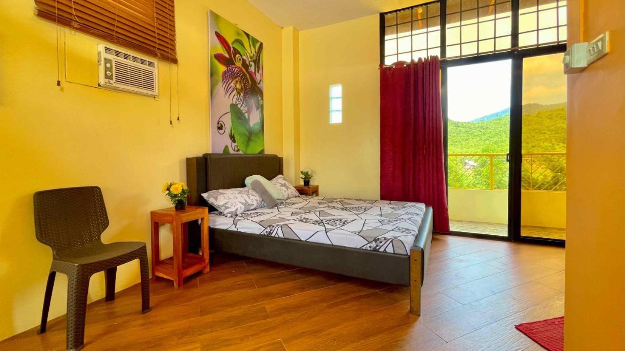 Blue Moon Guesthouse Puerto Princesa Esterno foto