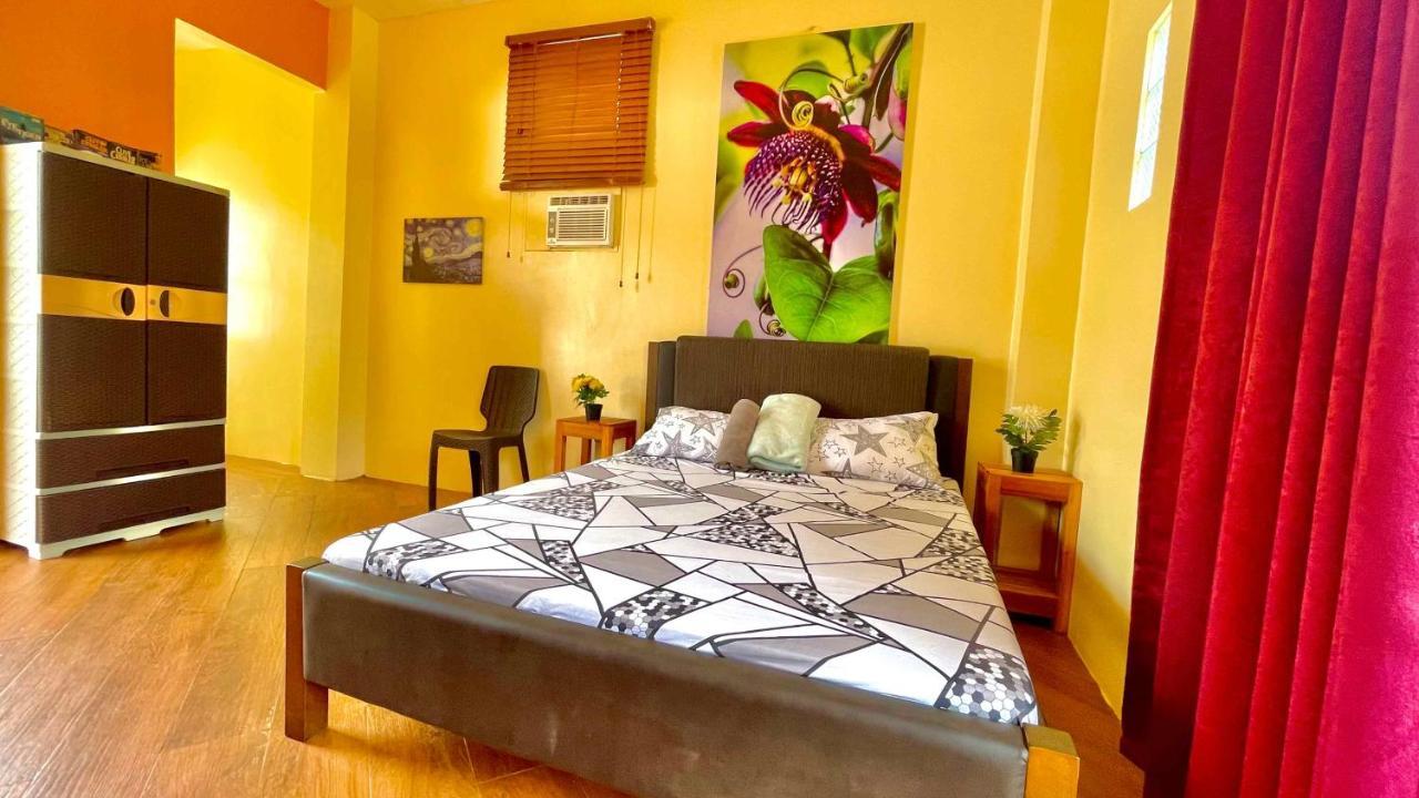 Blue Moon Guesthouse Puerto Princesa Esterno foto